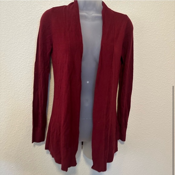WHBM Red Open Front Sweater

Size XXS - Picture 3 of 6